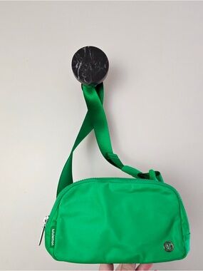 lululemon athletica Emerald Green Shoulder Belt Bag